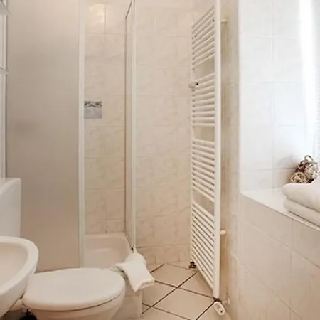 Hotel Overnight 3*