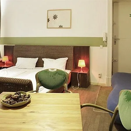 Overnight Hotel 3*