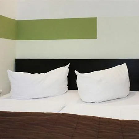 Overnight فندق