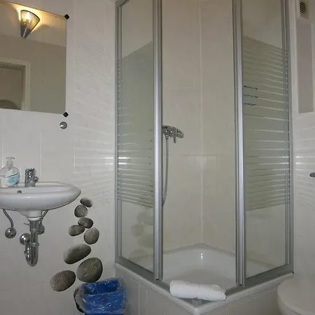 Overnight Hotel